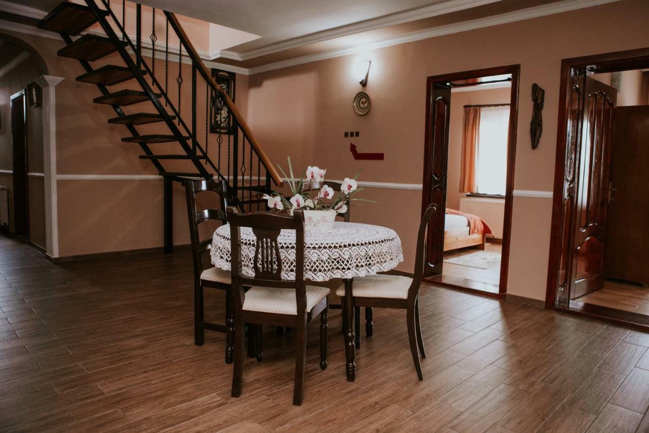 Hotel-Restaurant Milenium Salonta Luaran gambar