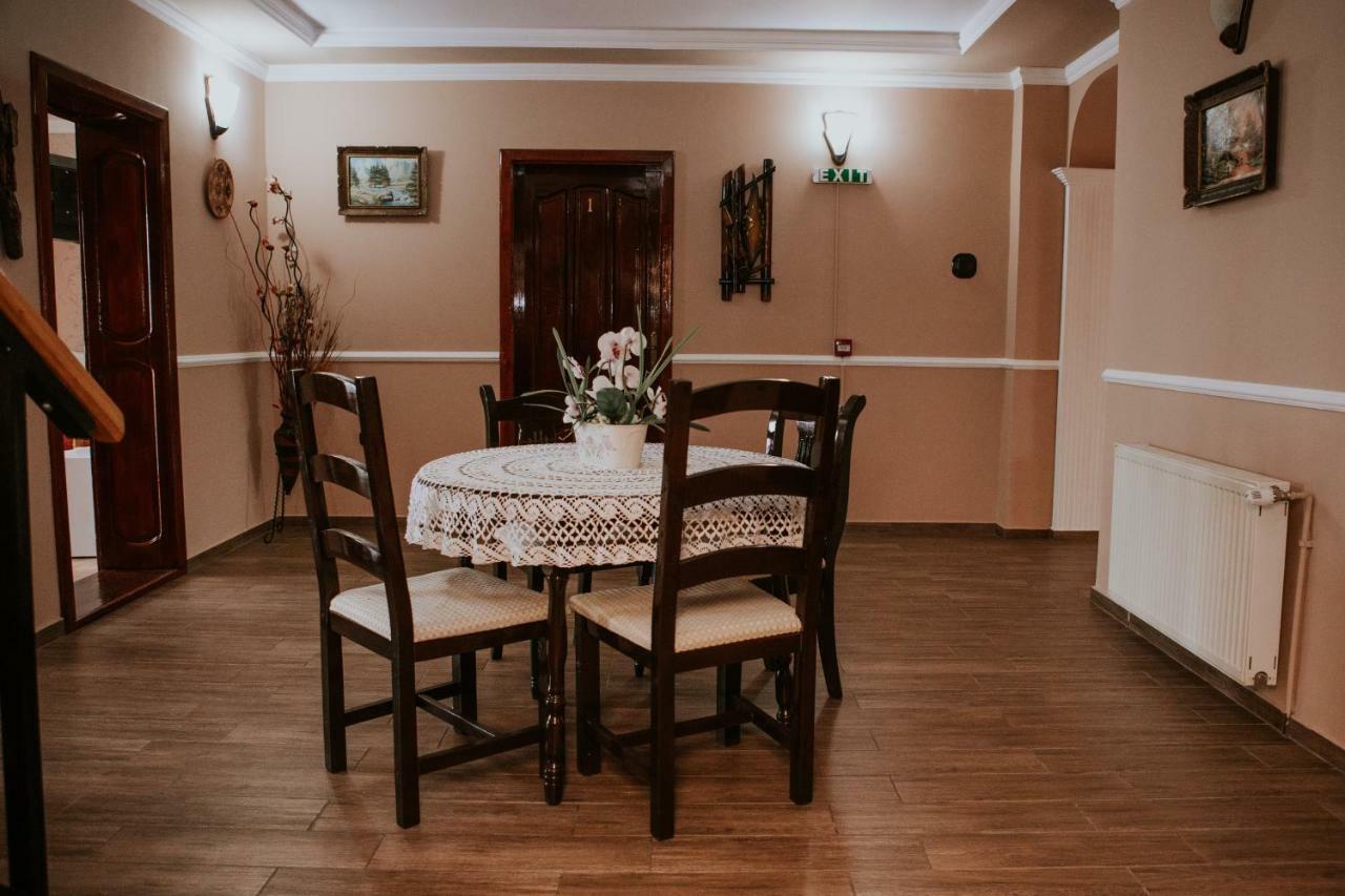 Hotel-Restaurant Milenium Salonta Luaran gambar