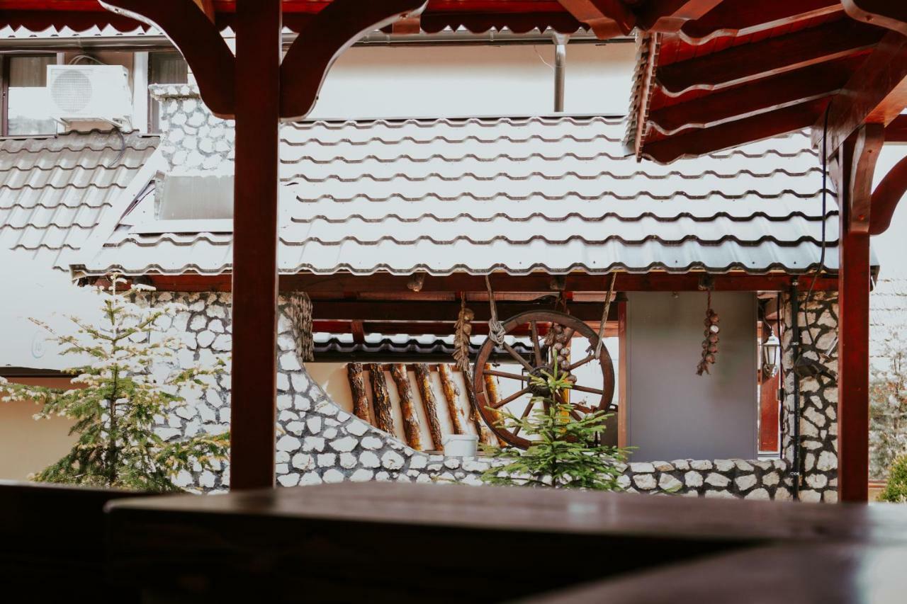 Hotel-Restaurant Milenium Salonta Luaran gambar